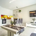 Apartment Marina 11 - Z Prywatnym Miejscem Parkingowym W Podziemnym Garazu Ilawa